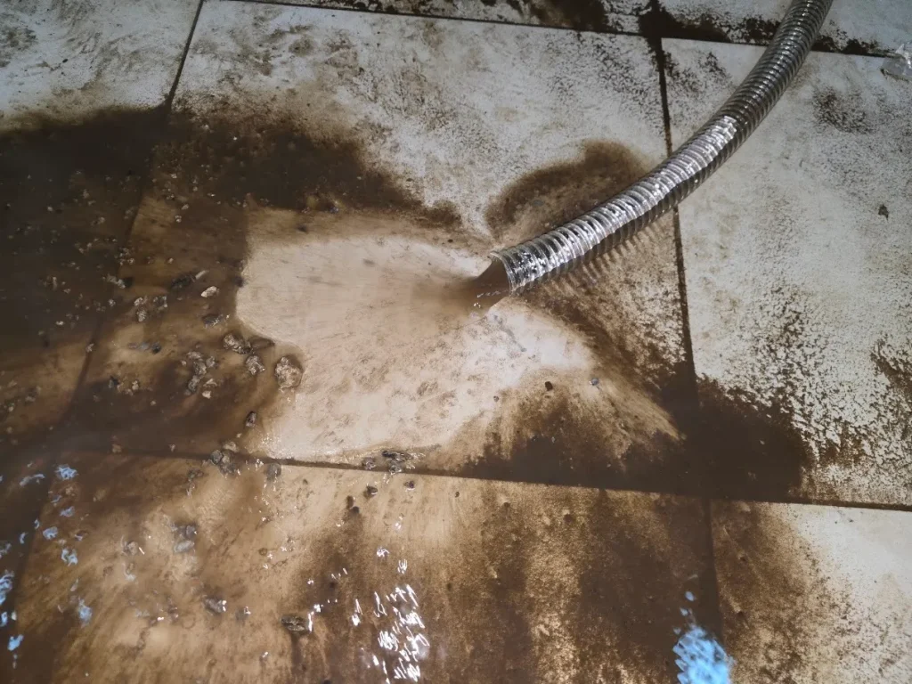 Boyler Bakımı Yaptırmadınız mı? Duş Aldığınız Suyun İçinde Ne Olduğunu Bilseniz Şaşırırdınız!